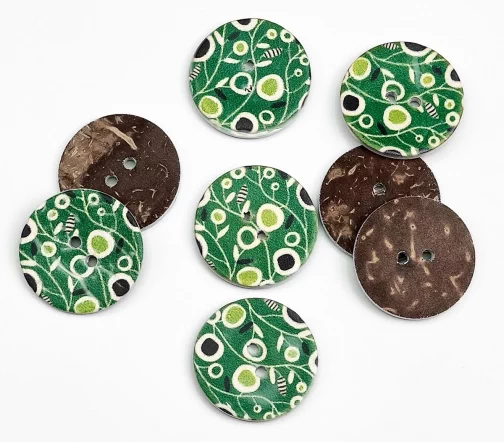 Пуговица Sandra "Цветы", 25 мм, 2 отв., кокос, цвет зеленый