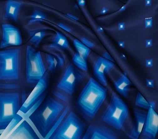 Плательная ткань Prada "Сияющие квадраты на синем", купон, 1032143к