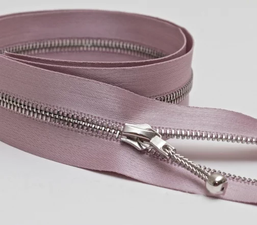 Молния RiRi атласная, металл, неразъём, 4 мм 18 см, подв.Kette, цепь NI, цвет 9415, сиренево-розовый