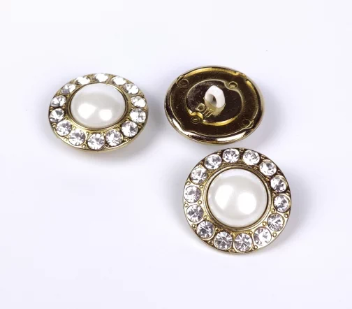 Пуговица DILL со стразами, на ножке, мет.пласт., цвет золотой/белый, 25 мм