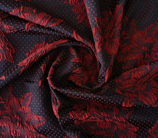 Жаккард Mariella Burani "Красные цветы и горох", фон черный, 02055
