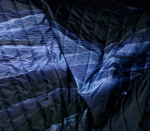 Мембранная курточная стеганая ткань на синтепоне "Сине-фиолетовая абстракция", 6112220