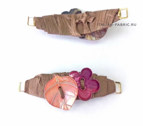 Декоративный элемент Gafforelli "Цветок и листок" пришивной, перламутр/рафия, 64х24 мм