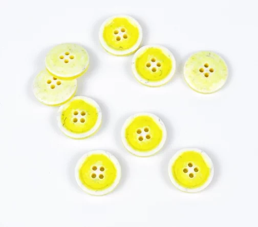 Пуговица, 4отв., пластик, цв. желтый/белый, 15 мм