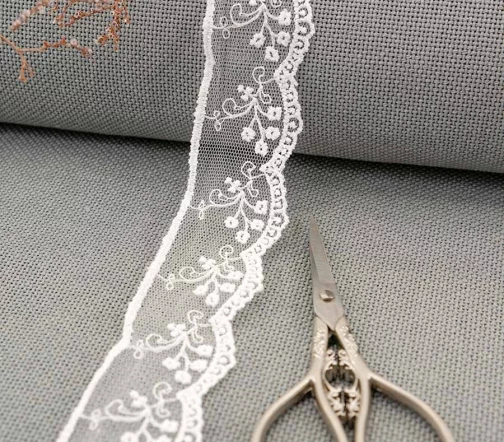 Кружево вышивка на тюле GOODMAN, ширина 32 мм, уп./3,5 м, цвет белый