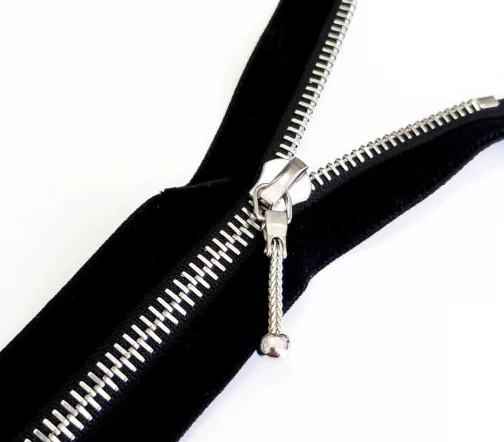 Молния RiRi бархат, металл, неразъём, 6 мм 18см, подвеска Kette, цепь Ni, цвет 2110, черный