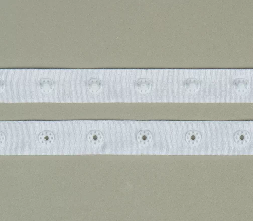 Кнопки 8 мм на тесьме 18 мм, 1м/40шт., цвет белый, 1465