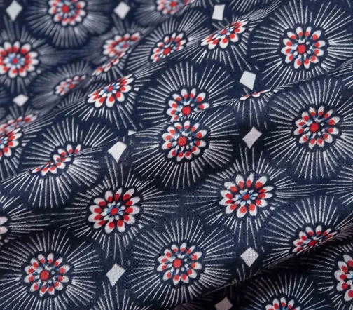 Сорочечный хлопок "Красно-белые цветы", фон темно-синий, 1032205