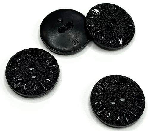 Пуговица Sandra "Листочки", 23 мм, 2 отв., пластик, цвет черный