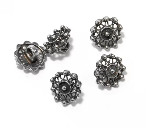 Пуговица DILL "Ажурный цветок", на ножке, металл, цвет состар.серебро, 15 мм