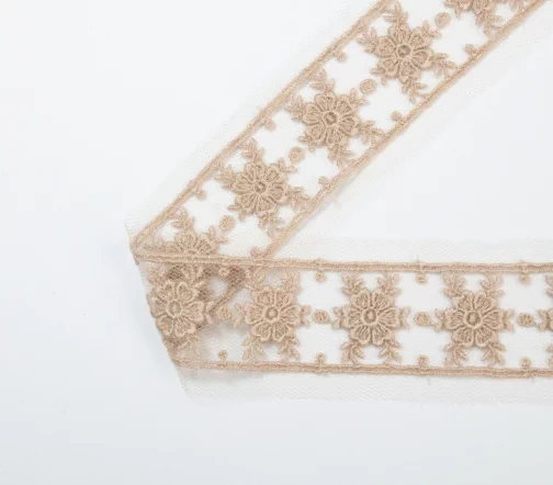 Кружево IEMESA (вышивка на тюле), ширина 30 мм, цвет желтовато-коричневый