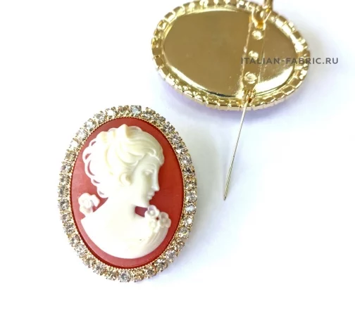 Брошь Gafforelli "Камея" со стразами Swarovski, 47х37 мм, золото/терракотовый