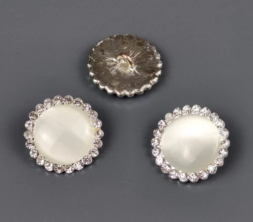 Пуговица со стразами Swarovski, в ободке, на ножке, 24 мм, металл/стразы, цвет серебро