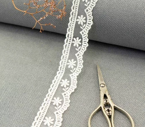 Кружево вышивка на тюле GOODMAN, ширина 30 мм, уп./4,5 м, цвет молочный