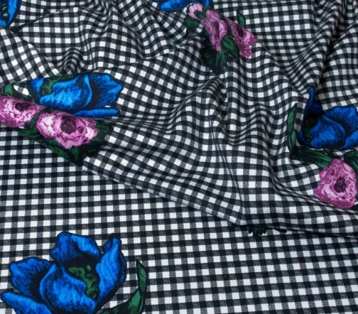 Сатин стрейч "Розовые цветы на клетке", 01104-2