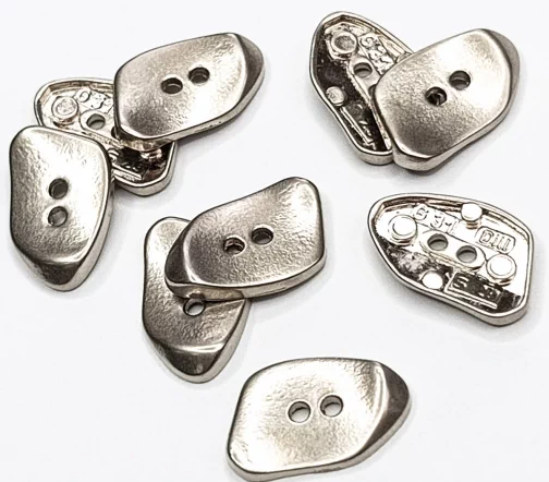 Пуговица DILL "Асимметрия", 2 отв., металл, цвет матовое серебро, 18 мм