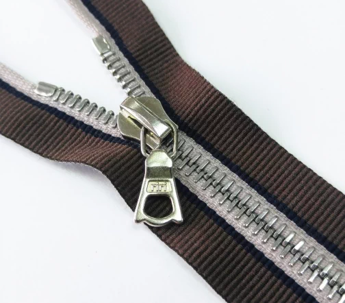 Молния RiRi металл, репс, разъёмная, 6 мм 18 см, подвеска Flach, цепь Ni, цвет 60651, коричневый