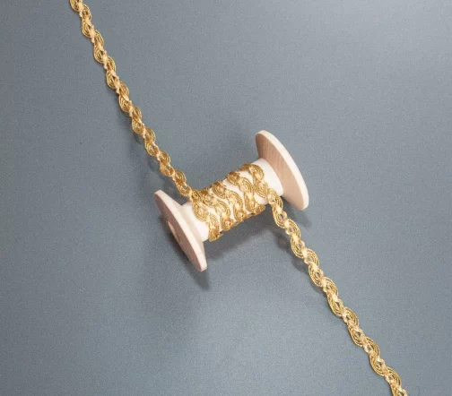 Тесьма PEGA декоративная, желтая с золотистым люрексом, 7 мм