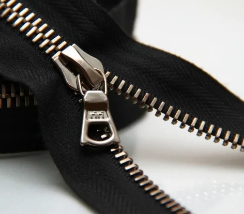 Молния RiRi металл неразъёмная, 8мм 18см, подвеска Flach, цепь BR, цвет 2110, черный