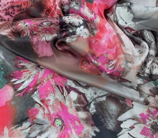 Шелк атласный "Цветы со стихами" на сером и розовом, 00709