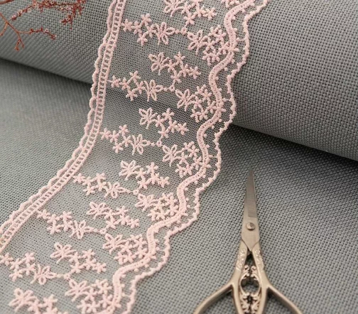 Кружево вышивка на тюле GOODMAN, ширина 70 мм, уп./4,5 м, цвет бледно-розовый