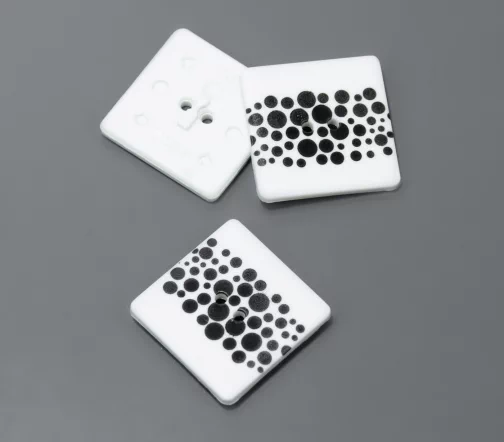 Пуговица DILL "Квадрат", 2 отв., пластик, цвет белый/черный, 25 мм