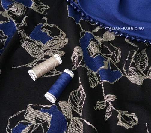 Джерси вискозное "Сине-серые розы на черном", 00903-1
