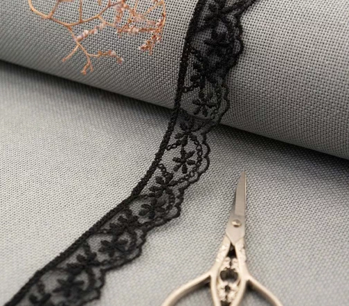 Кружево вышивка на тюле GOODMAN, ширина 28 мм, уп./3,5 м, цвет черный