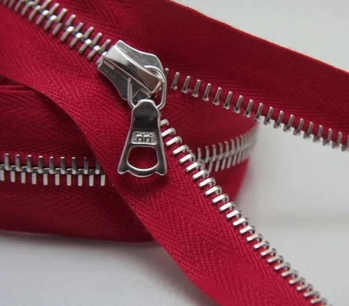 Молния RiRi металл, разъёмная, 2 замка 6 мм 90 см, подвеска Flach, цепь Ni, цвет 2437, т.-малиновый