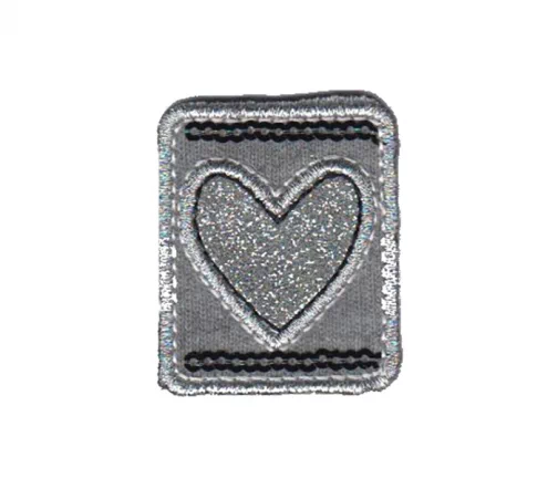 Термоаппликация "Нашивка с блестящим сердцем", 4,5 х 3,6 см, серебро, арт. 565147.B