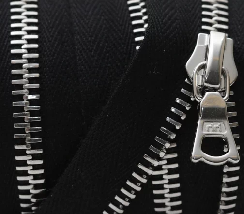 Молния RiRi металл, разъёмная, 2 замка 6 мм 110 см, подвеска Flach, цепь Ni, цвет 2110, черный