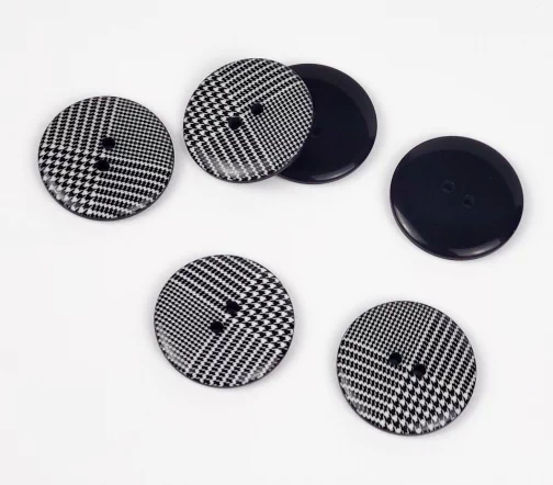 Пуговица, 2отв., пластик, цв. черный/белый, 23 мм