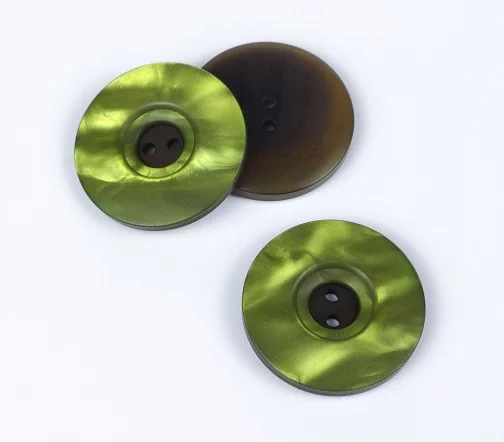 Пуговица, Union Knopf, круглые, с перламутром, 2 отв., пластик, цвет зеленый, 28 мм