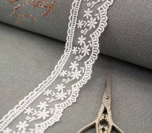 Кружево вышивка на тюле GOODMAN, ширина 40 мм, уп./4,5 м, цвет белый