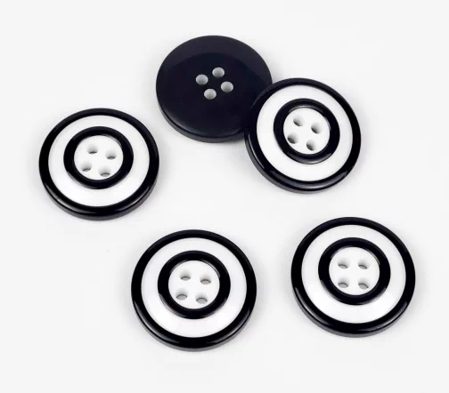 Пуговица Union Knopf, 4 отв., пластик, цвет белый/черный, 23 мм