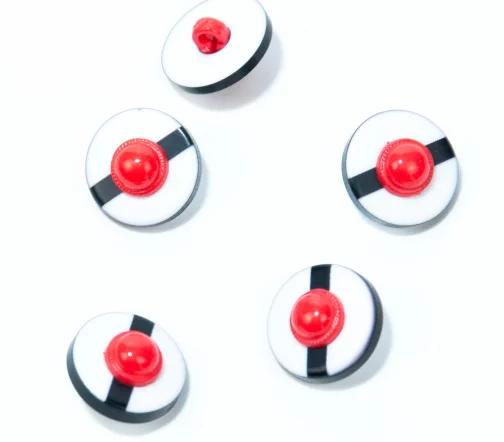 Пуговица Union Knopf, на ножке, пластик, цвет белый/красный/черно-синий, 18 мм