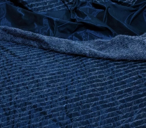 Плащевая ткань (тафта) с вышивкой шерстью "Полоска на синем", купон, 02080к