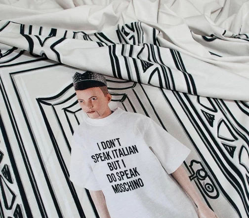 Трикотаж купон "Кукла Джереми Скотт", фон жемчужный, 1032232к