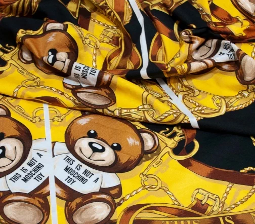 Трикотаж Moschino "Мишка с ремешками", фон желтый/черный, комплект для футболки, 1032219к-2