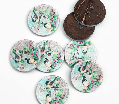 Пуговица Sandra "Синички", 25 мм, 2 отв., кокос, цвет голубой