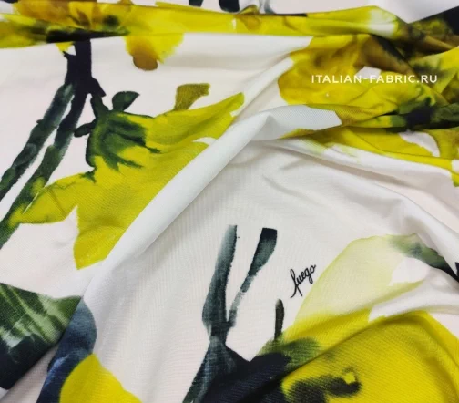 Трикотаж мокрая вискоза "Желтые цветы на молочном", 02009