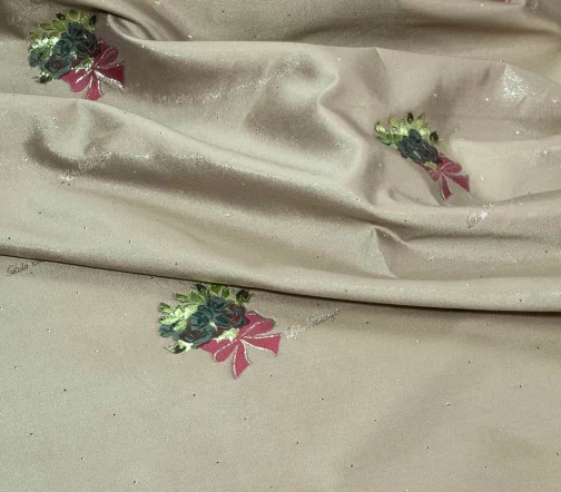 Жаккард с люрексом "Бантики", фон бежевый, 01546