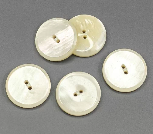 Пуговица Sandra Concept, 28 мм, 2 отв., пластик, цвет молочный перламутр