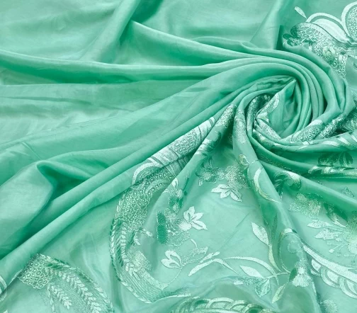 Батист с вышивкой "Цветы и орнамент", цвет светло-зеленый, 1052503