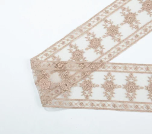 Кружево IEMESA (вышивка на тюле), ширина 61 мм, цвет желтовато-коричневый