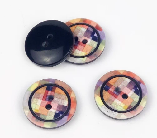 Пуговица, 2отв., пластик, цв. черный/желтый, 18 мм