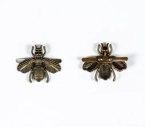 Украшение на шипах "Пчела", 30х34 мм, металл, цвет латунь, 67901