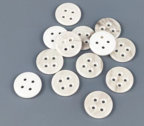 Пуговицы, Union Knopf, "Круглые с перламутром", 4 отв., пластик, цвет серо-молочный, 18 мм