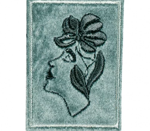 Термонаклейка HKM "Лицо с цветком в прямоугольнике", 4,8 х 6,5 см, цвет серо-зеленый