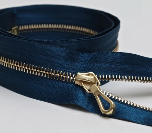 Молния RiRi атласная, металл, неразъём, 4мм 18см, подвеска Gebog, цепь GO, цвет 9603, королевс.синий
